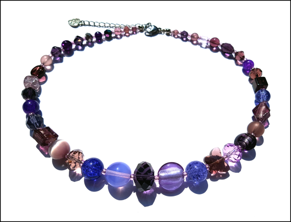 Halskette "Glasperlentraum" in Violett - 45 cm, plus Verlängerung