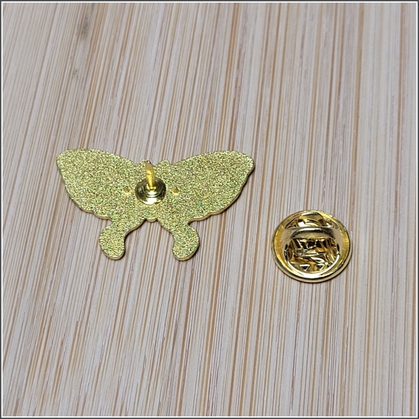 Pin "Schwarze Mondmotte"