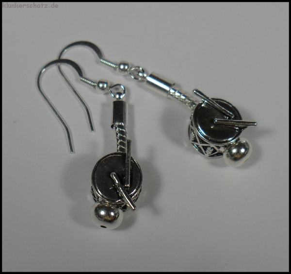 Auftragsarbeit - Set aus Charmanhänger, Armschmuck & Ohrhängern