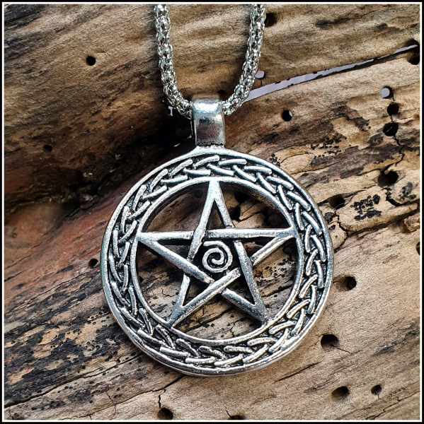 Halskette "Pentagramm" - 71 cm