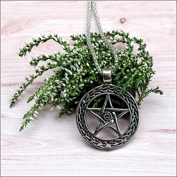 Halskette "Pentagramm" - 71 cm