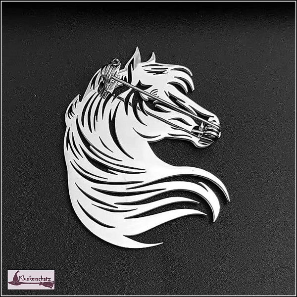 Brosche „Pferdekopf“ aus Edelstahl