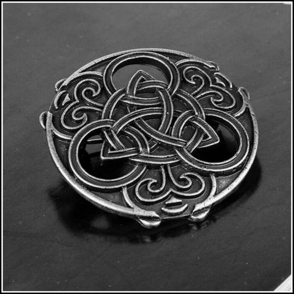 Pin "Triqueta"