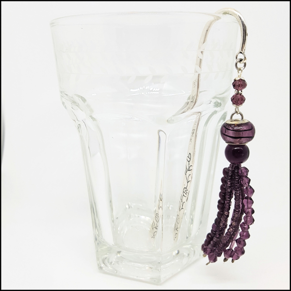Lesezeichen "Violette Perlenquaste"