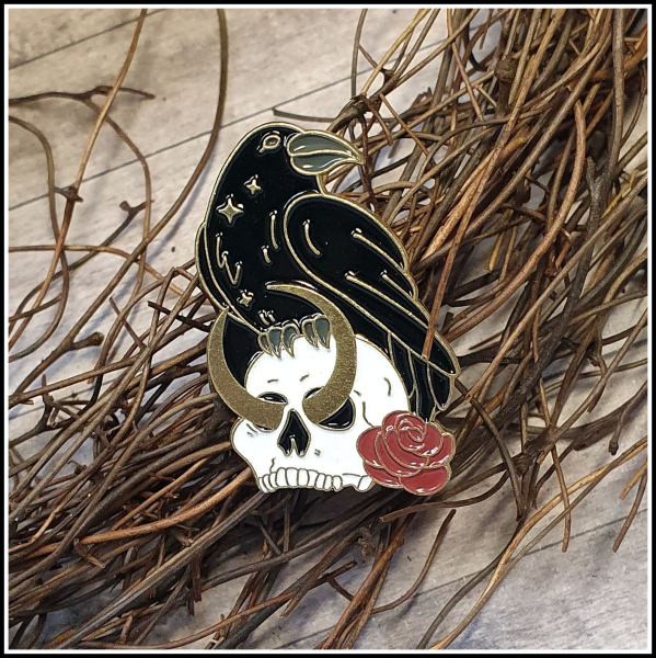 Pin "Rabe, Rose, Totenkopf"