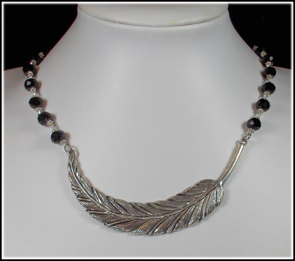 Collier "Rabenfeder"