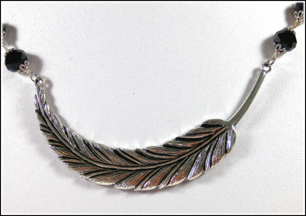 Halskette "Rabenfeder"