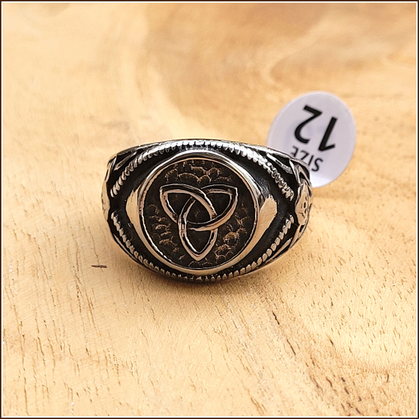 Ring  „Triqueta“ aus Edelstahl - Größe 12 - Einzelstück