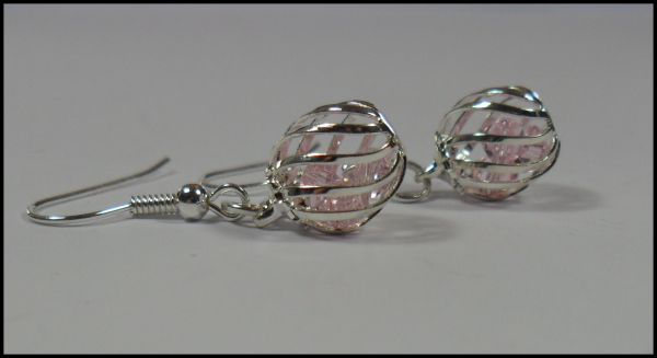 Ohrhänger "Perlen hinter Gittern" - rosa