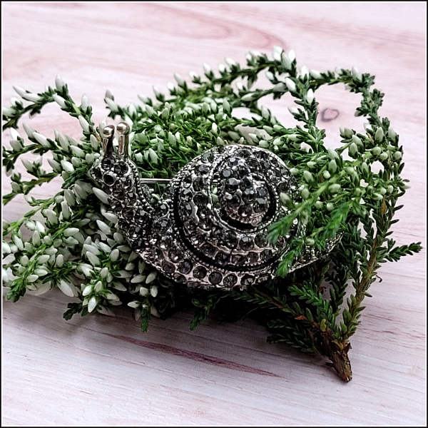 Brosche "Funkelnde Schnecke"