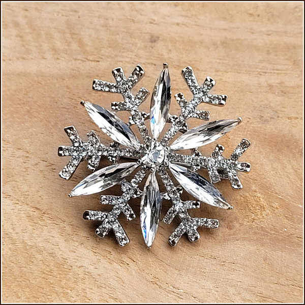 Brosche "Schneeflocke"