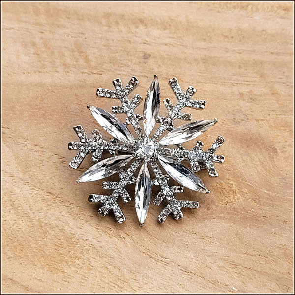 Brosche "Schneeflocke"