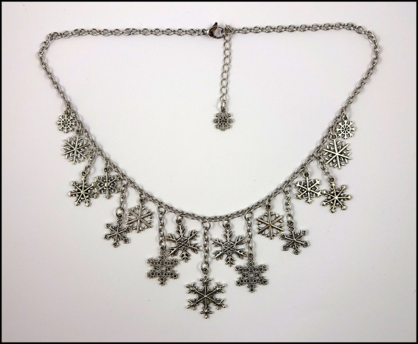 VERKAUFT - Halskette "Winterwunderzauberflocken" - 44,5 cm