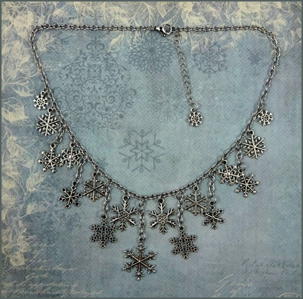 VERKAUFT - Halskette "Winterwunderzauberflocken" - 44,5 cm