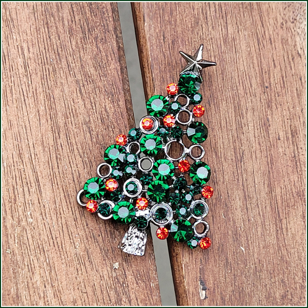Brosche "Funkelnder Weihnachtsbaum"
