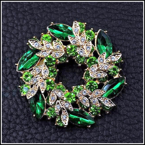 Brosche "Grüner Weihnachtskranz"