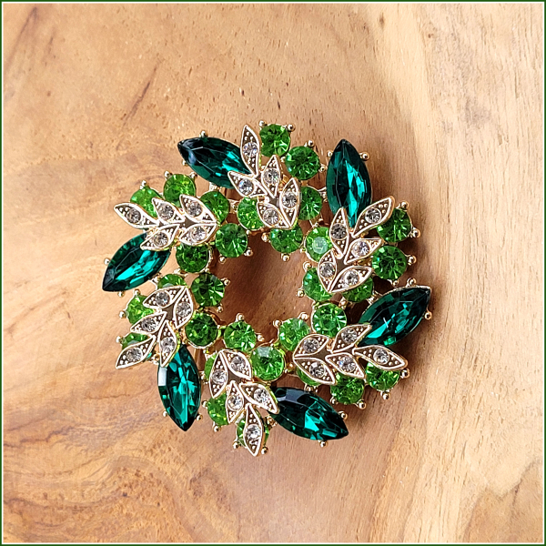 Brosche "Grüner Weihnachtskranz"