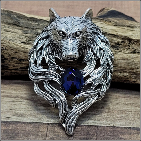 "Wolf mit blauem Stein" - Brosche & Kettenanhänger - 2 in 1