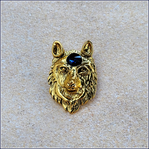 Brosche & Kettenanhänger - 2 in 1 - "Wolf mit blauem Stein"