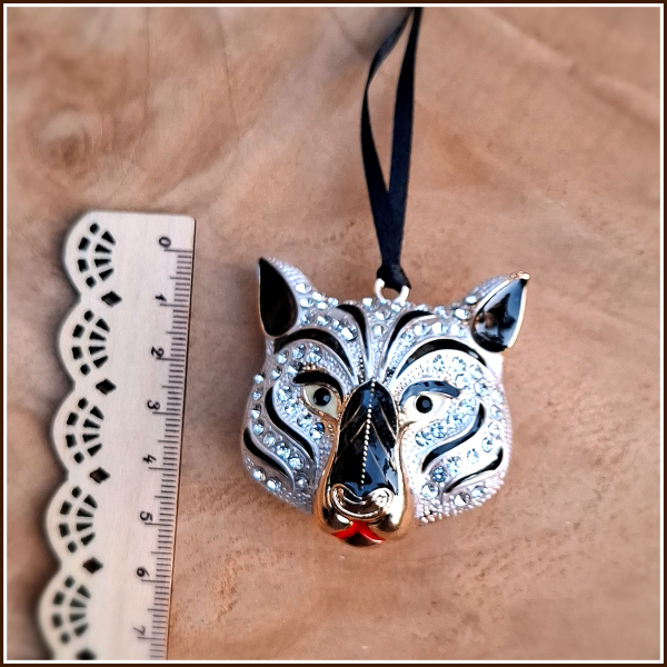 Geschenk-, Deko- oder Baumanhänger „Weißer Wolf“